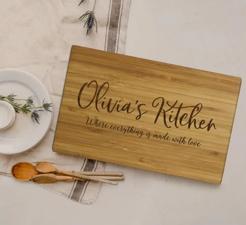 Vista 3 de Andaz Press Tabla de cortar grande personalizada de madera de bambú, 17.75 x 11 pulgadas, laureles rústicos, cocina de Olivia, donde todo se hace