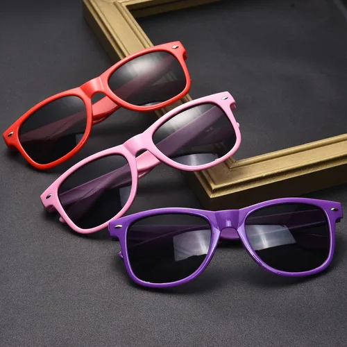 Vista 141 de Suministros para regalos de fiesta de colores neón Paquete de 8 gafas de sol unisex