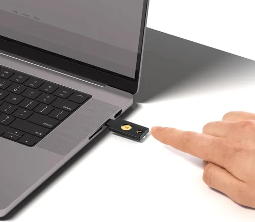 Vista 11 de Yubico - YubiKey 5C NFC - Llave de seguridad de autenticación de múltiples factores (MFA) y clave de acceso, conéctese a través de USB-C o NFC