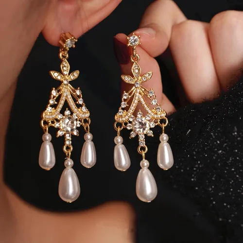 Vista 3 de Aretes colgantes negros vintage bohemios para mujer, aretes colgantes negros de moda, aretes barrocos bohemios, aretes de araña de lágrima y borla
