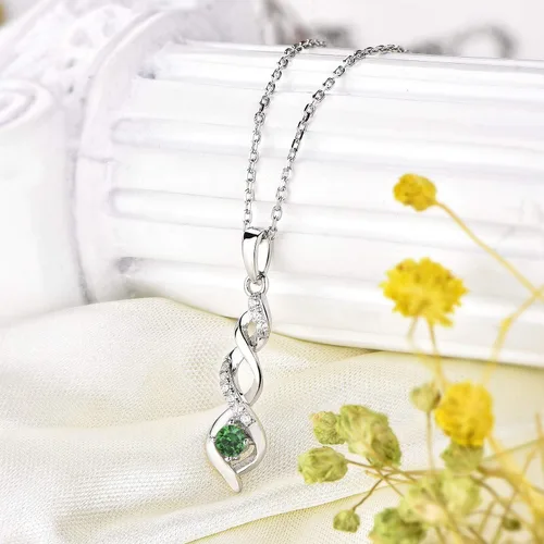 Vista 5 de JO WISDOM Collar con colgante de corazón de plata de ley 925 con circonita cúbica AAA