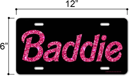 Vista 2 de Honey Dew Gifts, Baddie, 12 pulgadas por 6 pulgadas, placa divertida, placas de tocador para autos, accesorios rosa para mujeres, linda etiqueta