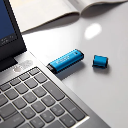 Vista 7 de Kingston IronKey Vault Privacy 50 16GB USB cifrado