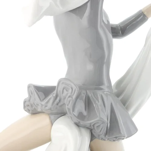 Vista 8 de NAO Bailarina con velo. Figura de bailarina de porcelana.