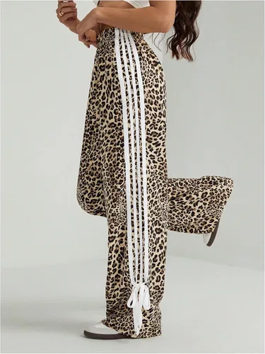 Vista 2 de Floerns Pantalones de pierna ancha con estampado de leopardo a rayas Y2K Marrón claro