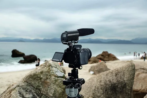 Vista 5 de Saramonic VMIC - Micrófono de video súper cardioide con grabadora de audio incorporada para cámaras DSLR