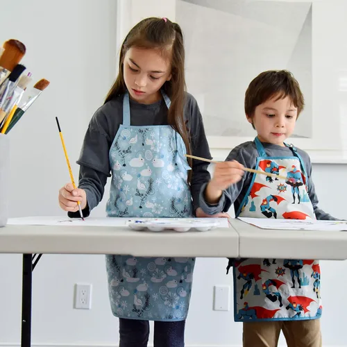 Vista 6 de Urban Infant Delantal Pequeño Ayudante para Niños - Delantal para Cocinar, Arte y Jardinería Infantil - Gran Regalo para Niños Pequeños y Niñas