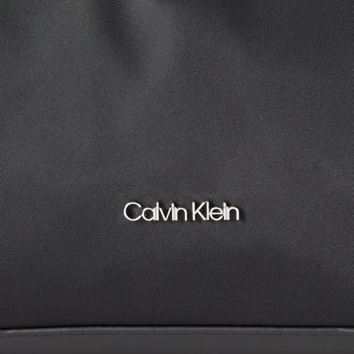 Vista 6 de Calvin Klein Reyna - Bolso de hombro con triple compartimento