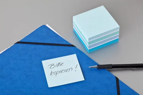 Vista 2 de Post-it Notas Cubo, azul pastel, 1 bloc, 2.992 in x 2.992 in, 450 hojas – Notas extra adhesivas para paredes, monitores y nevera