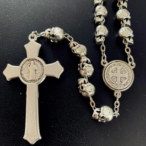 Vista 3 de elegantmedical Hecho a mano Católico San San Benito Rosario Crucifijo Cruz Plata Cráneo Cuentas Collar Católico Caja de Regalo