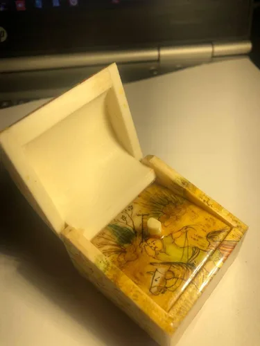 Vista 2 de Caja de hueso de camello de 2 pulgadas x 2 pulgadas para regalo, joyas, oro y plata
