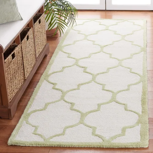 Vista 27 de Tapete Safavieh de la colección Cambridge, modelo CAM134X, hecho a mano, de lana de primera calidad, formas geométricas marroquíes, color gris
