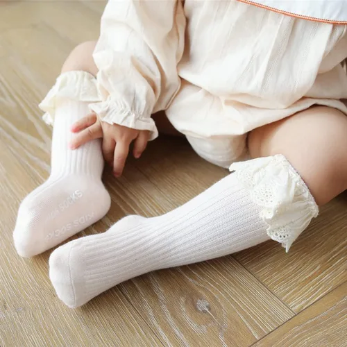 Vista 8 de Calcetines largos con volantes para bebés y niñas de 6 a 12 meses