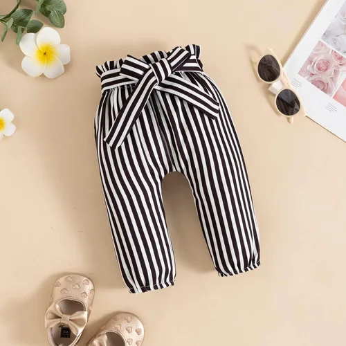 Vista 2 de Kadola Conjunto de 3 piezas de mameluco acanalado con diadema para niñas y bebés, trajes a rayas para niñas