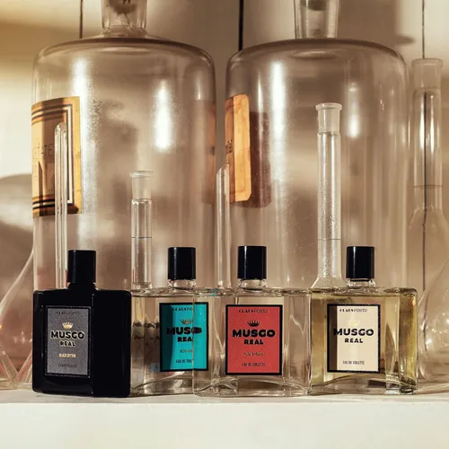 Vista 2 de Claus Porto Black Edition - EAU DE TOILETTE 3.4 fl oz, 3.4 onzas líquidas Aroma innovador, contemporáneo, seductor Vetiver, cedro, pachulí