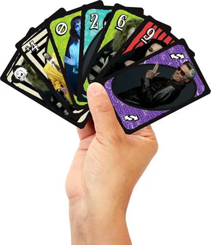 Vista 2 de Mattel Games UNO Beetlejuice Beetlejuice Juego de Cartas para Niños, Adultos y Familia con Baraja y Regla Especial Inspirada en la Película