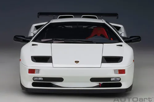 Vista 5 de AUTOart 1/18 Diablo SVR 1996 Impact White 79149