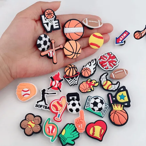 Vista 6 de Paquete de 50 dijes de cocodrilo para zapatos deportivos Crock para niños, béisbol, rugby, fútbol, baloncesto, zapatos, accesorios para croc