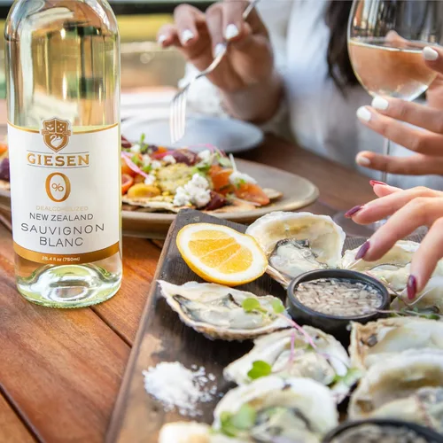 Vista 4 de Orchard Hill [Paquete de 1] Giesen (sin alcohol/desalcoholizado) (Marlborough Sauvignon Blanc 25.4 fl oz)