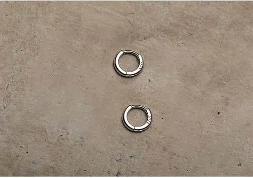 Vista 5 de Aretes de aro pequeños minimalistas para mujeres y niñas, plata de ley 925, pulido dorado, mini arracadas para cartílago, hélix, envoltura fina