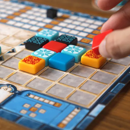 Vista 4 de Next Move Games - Juego de mesa de cristal azul y azul, juego base y expansión, juego de estrategia de colocación de azulejos para adultos y niños