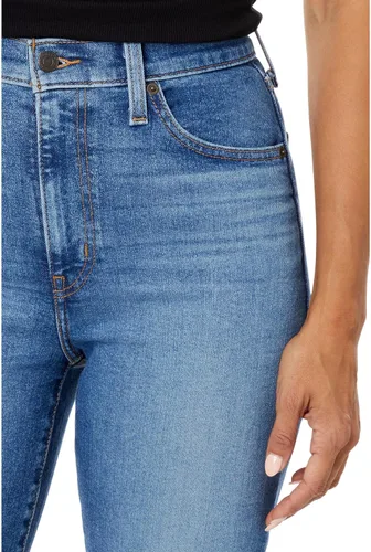 Vista 3 de Levi's Women's High Waisted Mom Jeans (Also Available in Plus)
