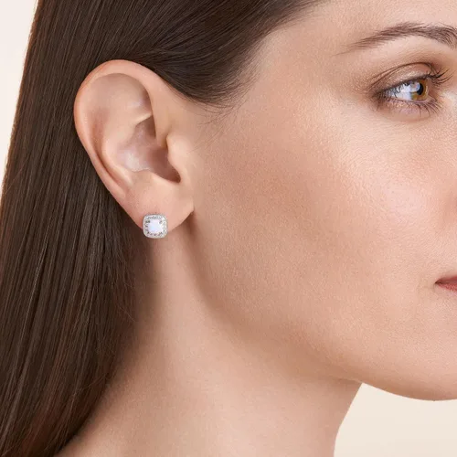 Vista 13 de Amazon Essentials Aretes de plata de ley con piedra natal de corte cojín y zafiro blanco creado (anteriormente colección Amazon)