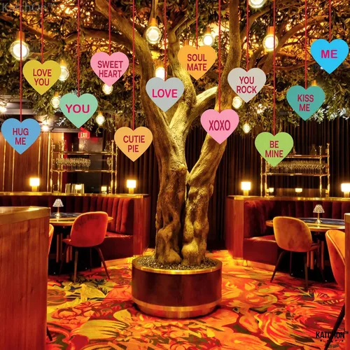 Vista 8 de KatchOn, Decoraciones de corazones de conversación de San Valentín, paquete de 12, sin bricolaje, guirnalda de corazón, decoraciones para el día