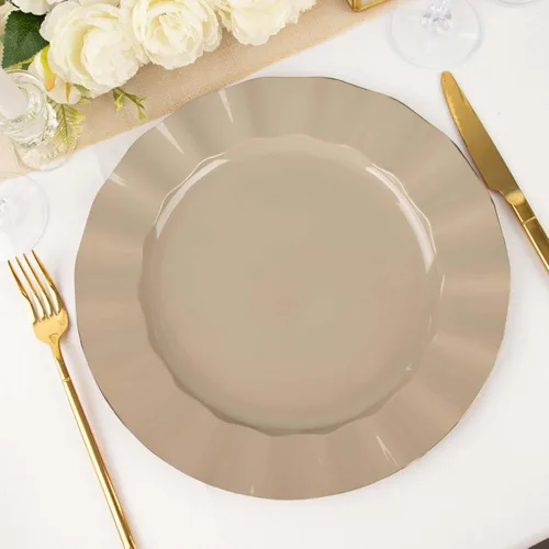 Vista 17 de Efavormart 10 Pack Platos redondos de plástico negro de 6" para postre y ensalada, platos desechables para aperitivos con borde ondulado dorado