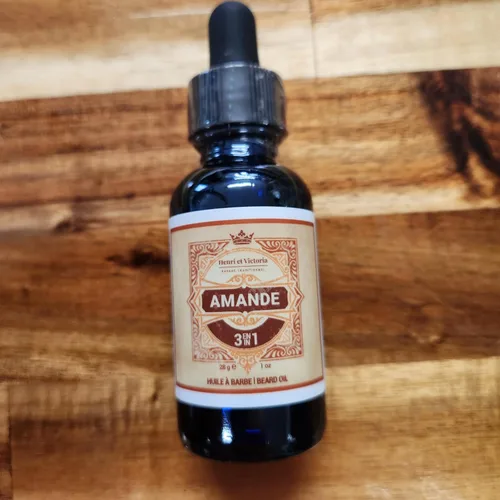 Vista 4 de HENRI ET VICTORIA Fragancia de aceite de barba Amande Fabricado en Canadá por expertos artesanos Ingredientes hidratantes, no grasos, naturales
