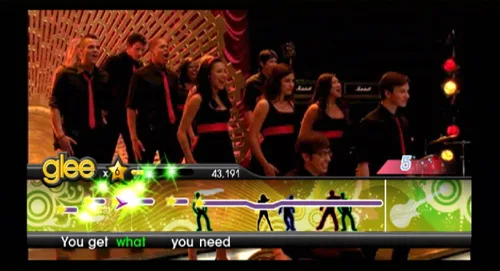 Vista 5 de Karaoke Revolution Glee Bundle - Nintendo Wii (Microphone Bundle)