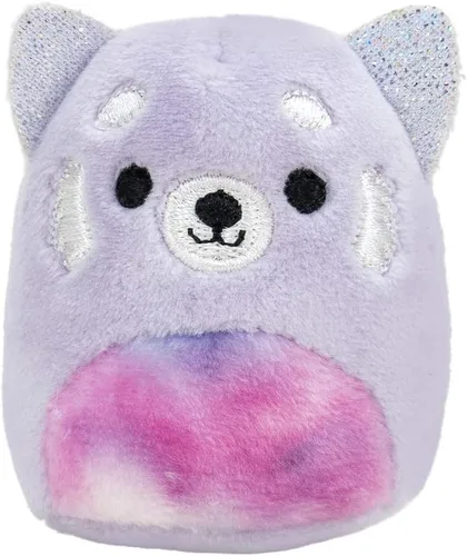 Vista 3 de Squishville de Original Squishmallows Sweet Shop - Set de juego con Priya la Panda Púrpura de 5 cm, Tres’zure el Gato Azul y Mesa y Silla de Bistro