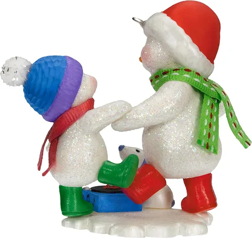 Vista 2 de Hallmark Keepsake Adorno de Navidad 2023, haciendo recuerdos bailando al ritmo, regalos para ella