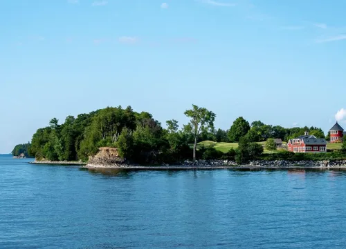 Vista 2 de Noah - Rompecabezas de Vermont House Near Lake Champlain (1000 piezas)