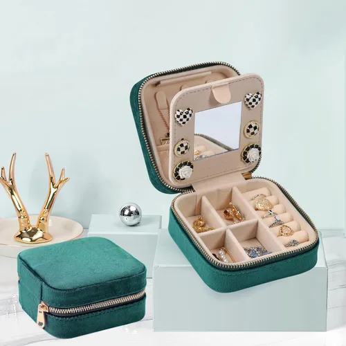 Vista 2 de Dajasan Joyero de viaje de terciopelo, mini estuche de joyería de viaje, pequeño organizador de joyas de viaje portátil con espejo para mujeres