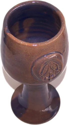 Vista 2 de Holy Land Market Cáliz de comunión de copa de vino bíblica Terra Cotta