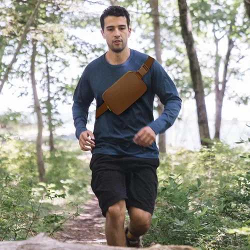 Vista 5 de VKIOIP Riñonera de moda con correa ajustable, bolsa cruzada manos libres con cremallera, accesorios de ejercicio de entrenamiento para viajes