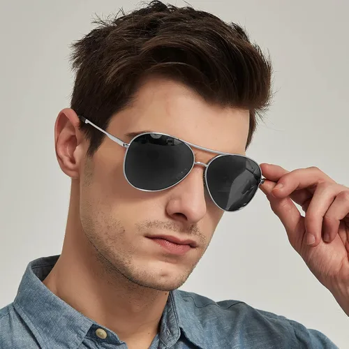 Vista 8 de BOTPOV Gafas de sol de aviador para hombres y mujeres, polarizadas, protección UV400, lente espejada, marco de metal con bisagras de resorte..