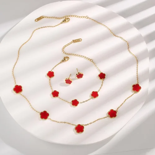Vista 2 de RAFYZY Lucky Clover - Collar de trébol chapado en oro de 18 quilates y aretes para mujer, diseño de trébol de la suerte, juego de joyería simple