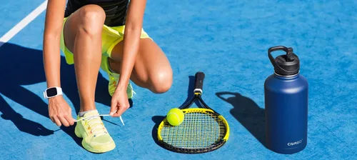 Vista 5 de CIVAGO Botella de agua aislada de 22 onzas con pajita, frasco de agua deportiva de acero inoxidable con 3 tapas