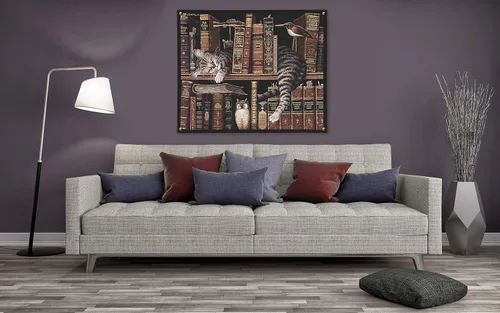 Vista 2 de Frederick the Literate por Charles Wysocki Tapiz tejido para colgar Fantástico atigrado dormido en estantería – Divertido regalo para amantes