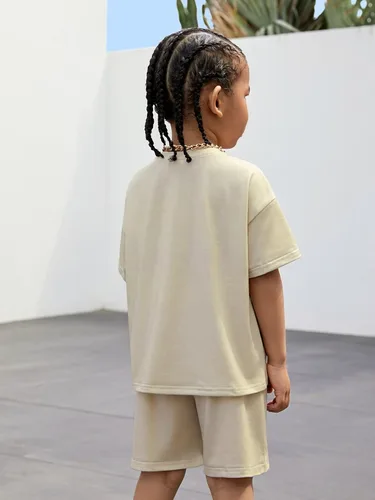 Vista 2 de Floerns Conjunto de camiseta con estampado gráfico de dos piezas para niños y pantalones cortos