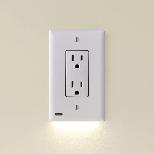 Vista 15 de SnapPower Guidelight, placa cobertor de salida con luces de noche LED