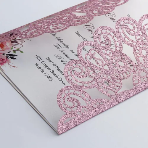 Vista 7 de 50 invitaciones de boda con sobres y tarjetas Rsvp invitaciones de corte láser con purpurina rosa con cintas rosas para invitaciones de compromiso