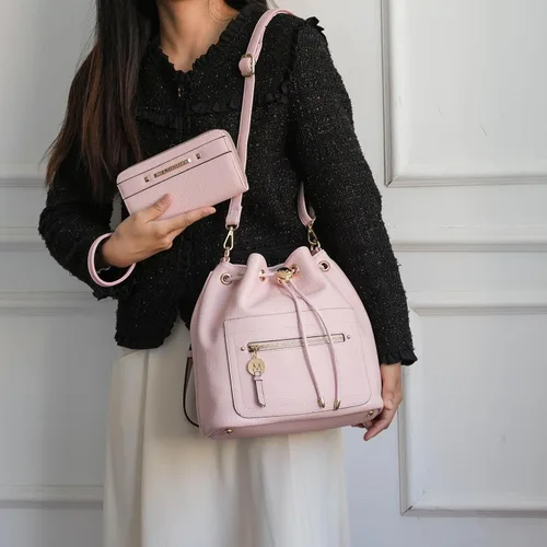 Vista 2 de MKF Collection Bolso bandolera para mujer, bolso de hombro con cordón, bolso de mano de moda con cartera de muñeca