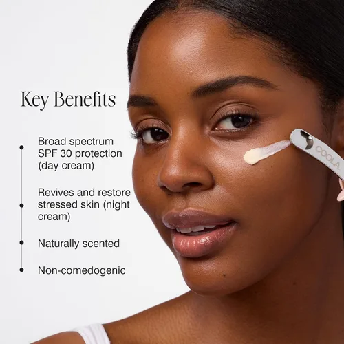 Vista 3 de COOLA Crema hidratante facial orgánica para ojos de día y noche con SPF 30, protector solar facial probado por dermatólogos con tecnología digital