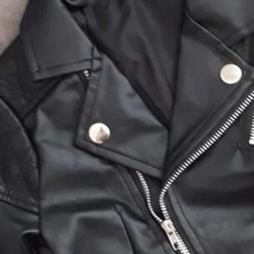 Vista 2 de Abrigo de cuero liso de manga larga para bebés y niñas pequeñas (negro, 18-24 meses)