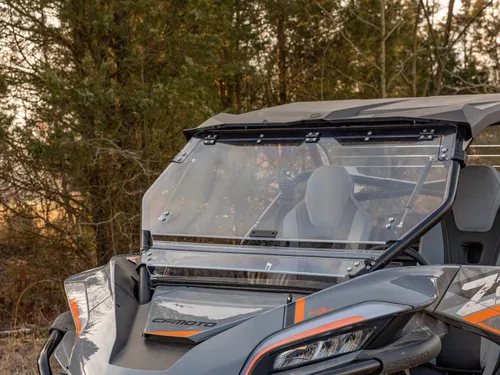 Vista 3 de SuperATV - Parabrisas UTV de policarbonato resistente a los arañazos de 1/4 pulgadas para CFMoto ZForce 950 2020-2022 Posiciones completas, medias