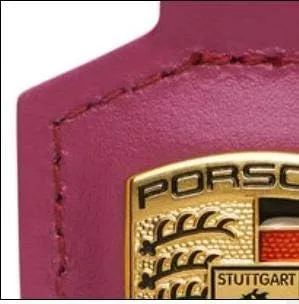 Vista 3 de Llavero Porsche Crest Ruby Star Rojo Cuero para Llavero