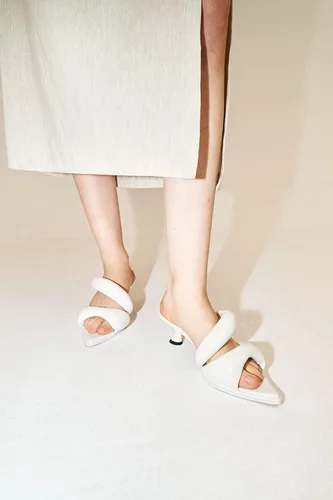 Vista 5 de JW PEI Sandalias de tacón Sara Mule para mujer